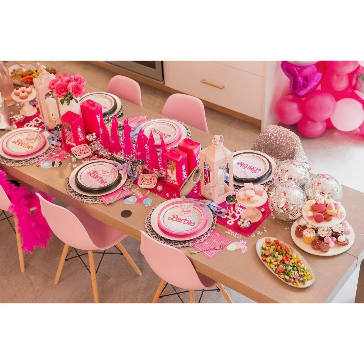 Barbie Malibu Beach Large Round Lunch Paper Plates, 9 Inches, 8 Count - Image 3