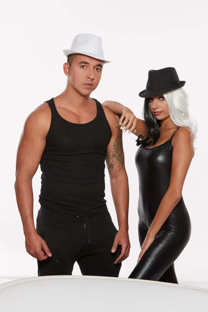 Black fedora hat with white stripes for adults - Image 7