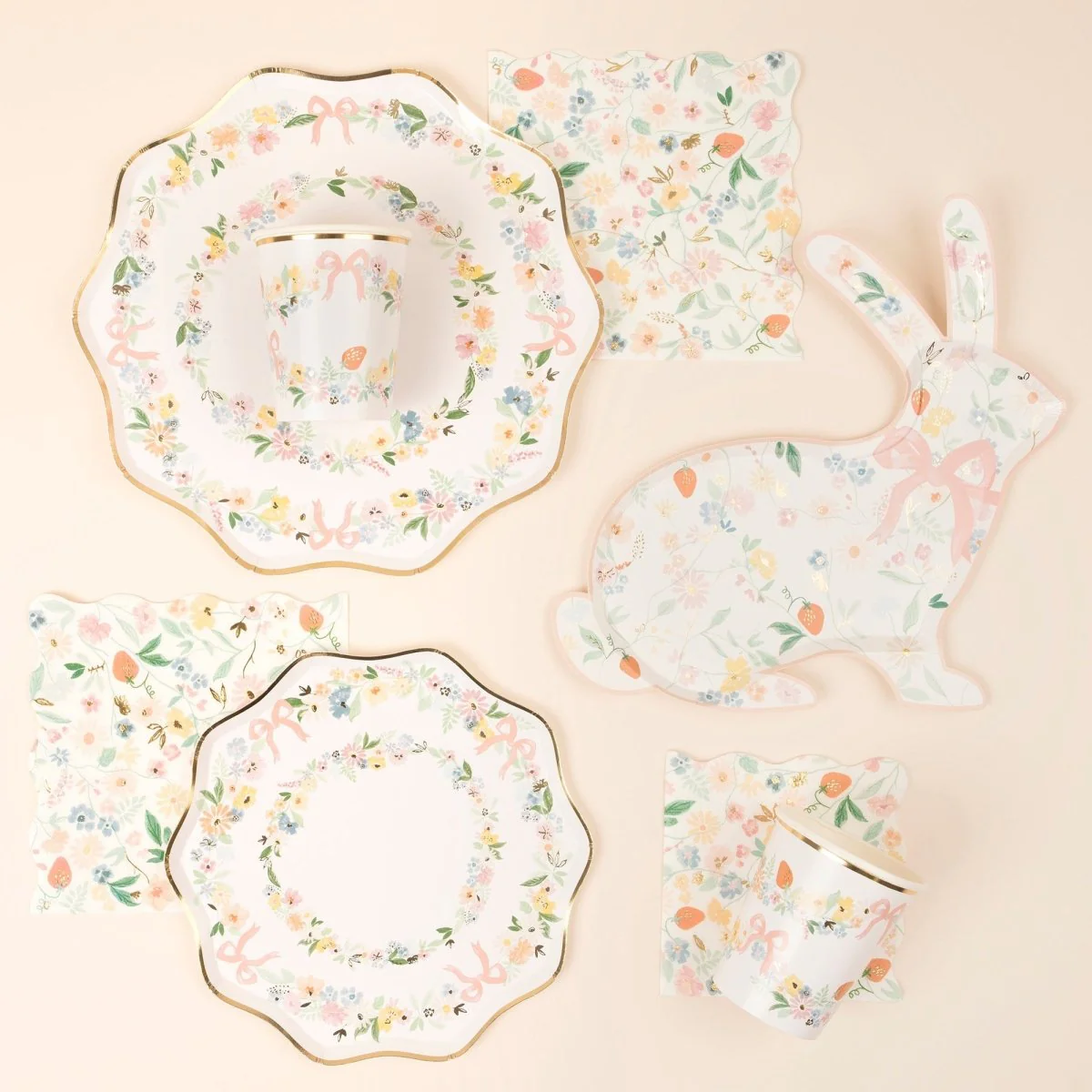 Elegant Flowers Large Lunch Napkins, 16 Count - Image 2