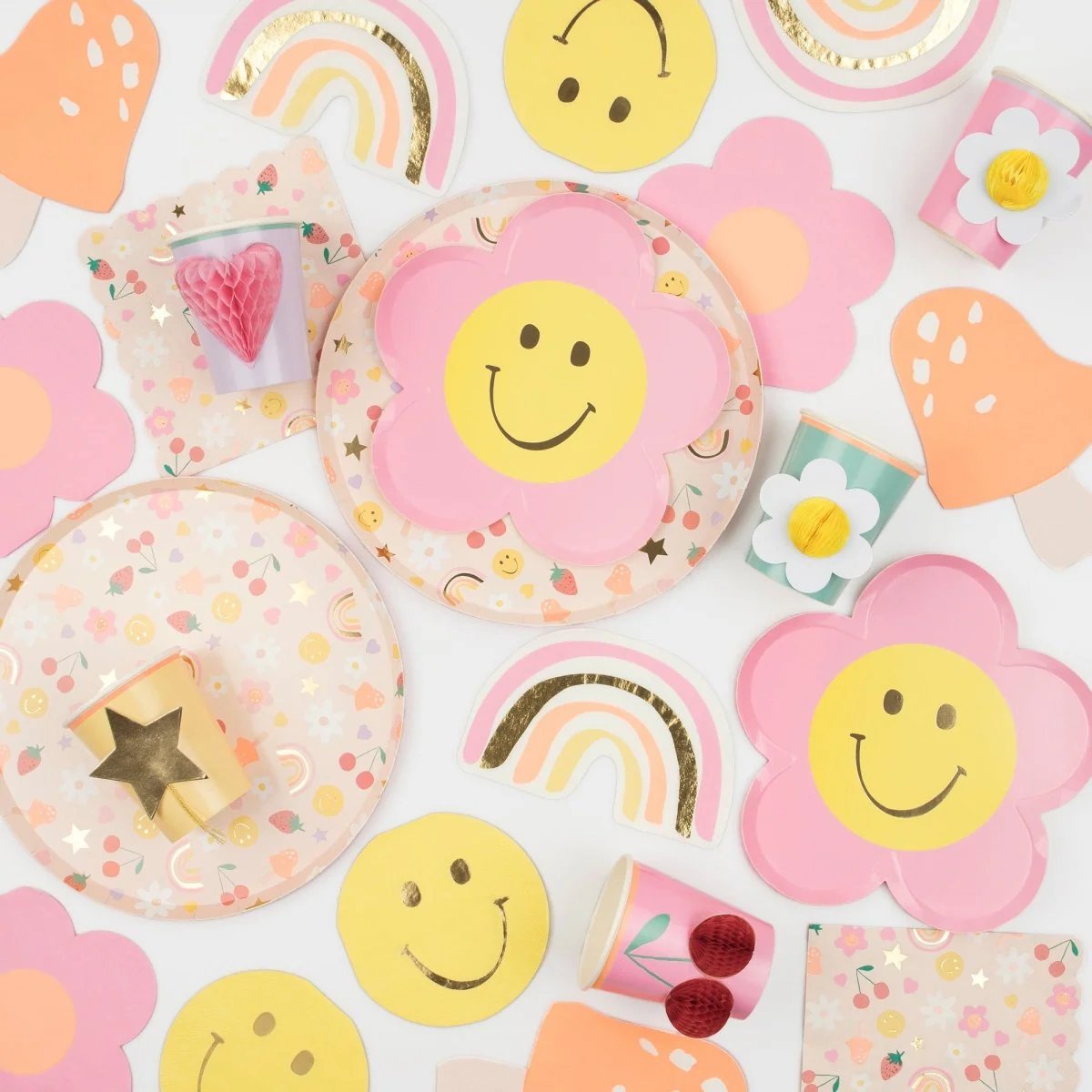 Happy Icons Large Round Lunch Paper Plates, 9 Inches, 8 Count - Image 2