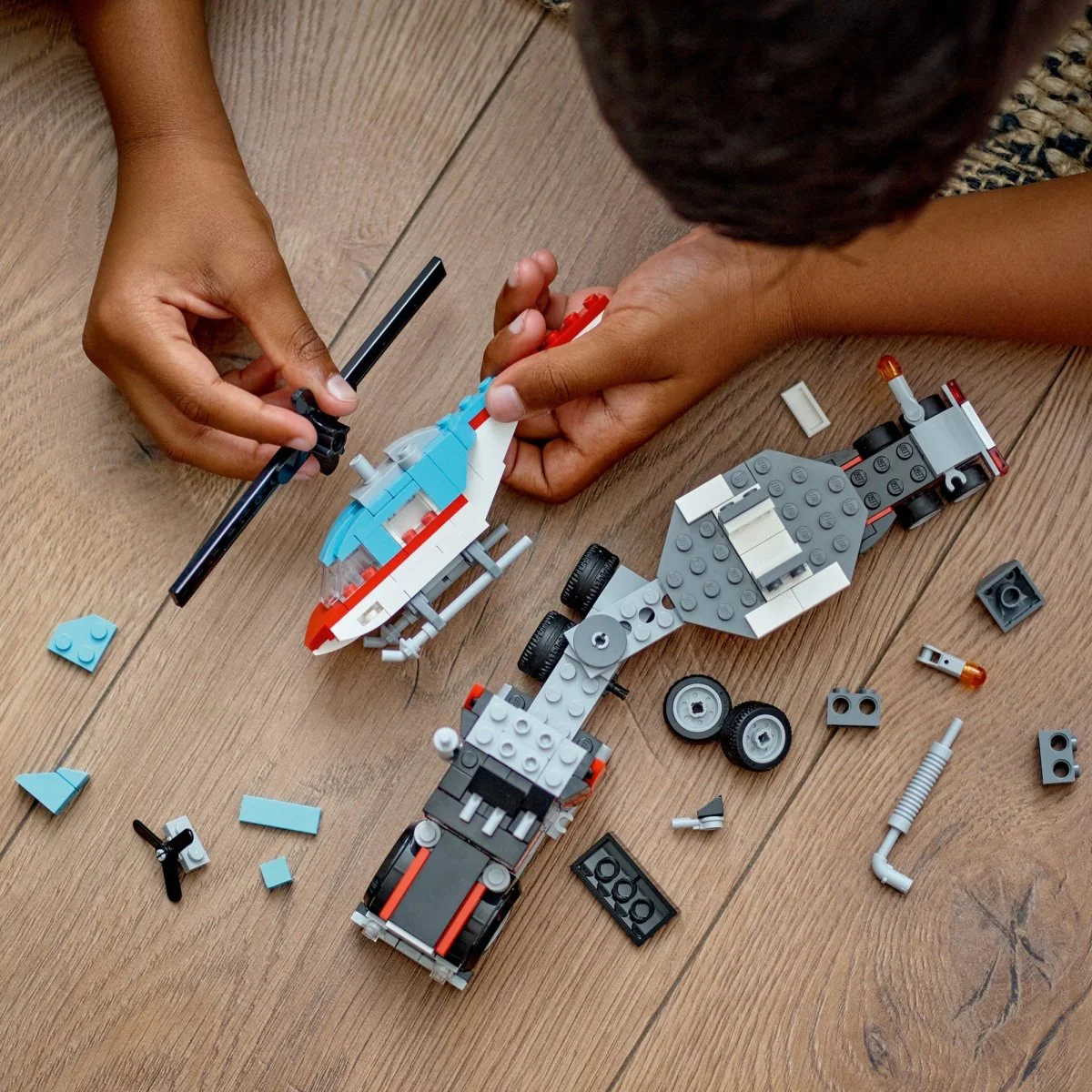 LEGO Creator Flatbed Truck with Helicopter, 31146, Ages 7+, 270 Pieces - Image 8