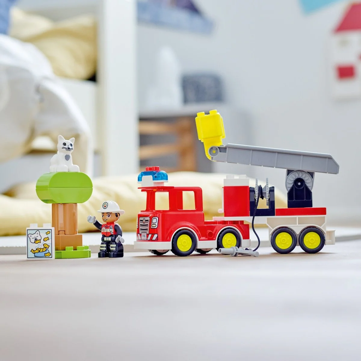 LEGO Duplo Fire Truck, 10969, Ages 2+, 21 Pieces - Image 10