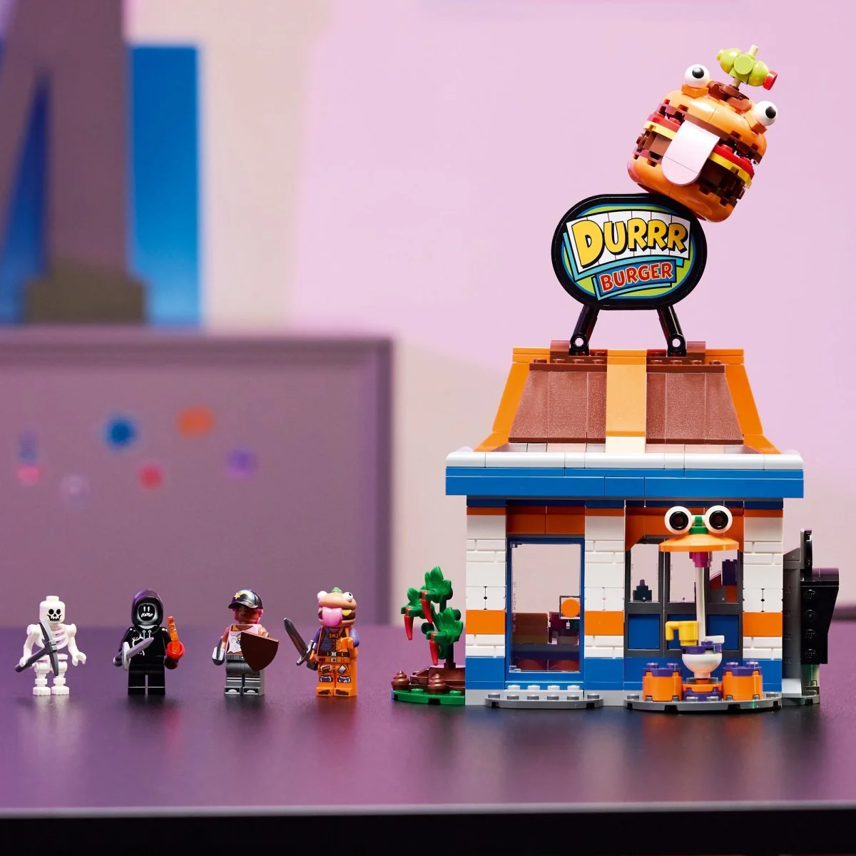 LEGO Fortnite Durrr Burger Restaurant, 77076, Ages 10+, 546 Pieces - Image 15