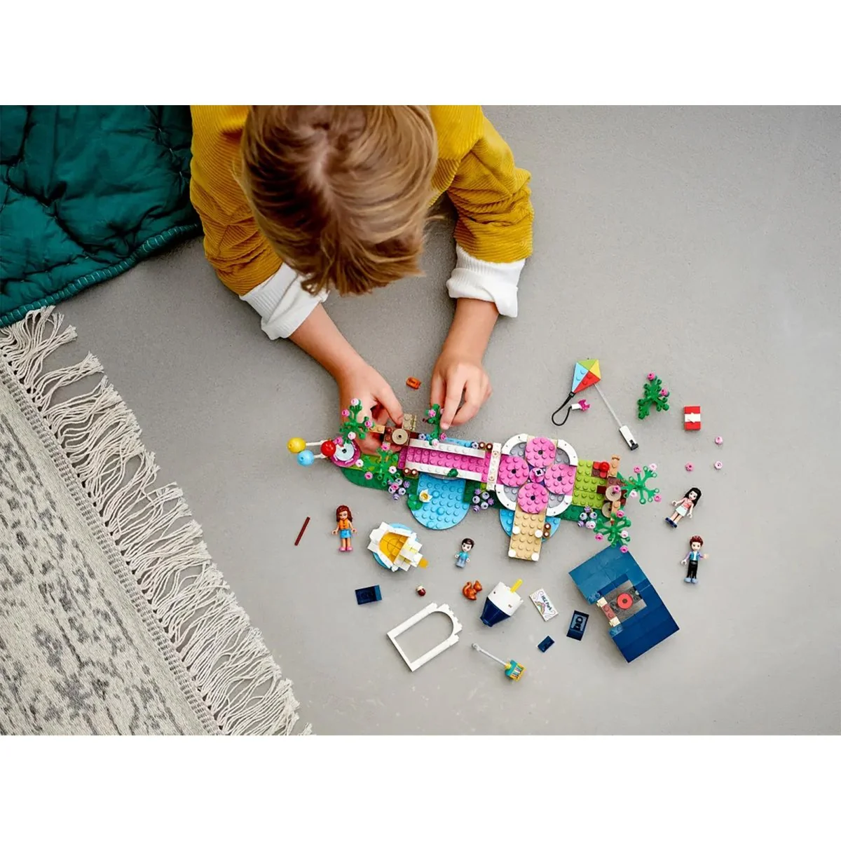 LEGO Friends Heartlake City Park, 41447, Ages 6+, 432 Pieces - Image 10