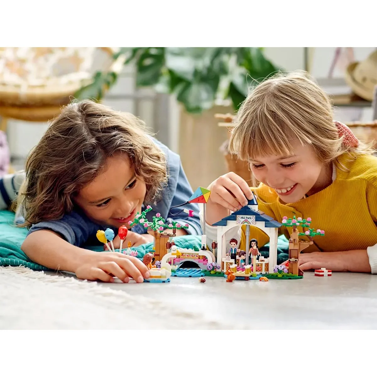 LEGO Friends Heartlake City Park, 41447, Ages 6+, 432 Pieces - Image 12