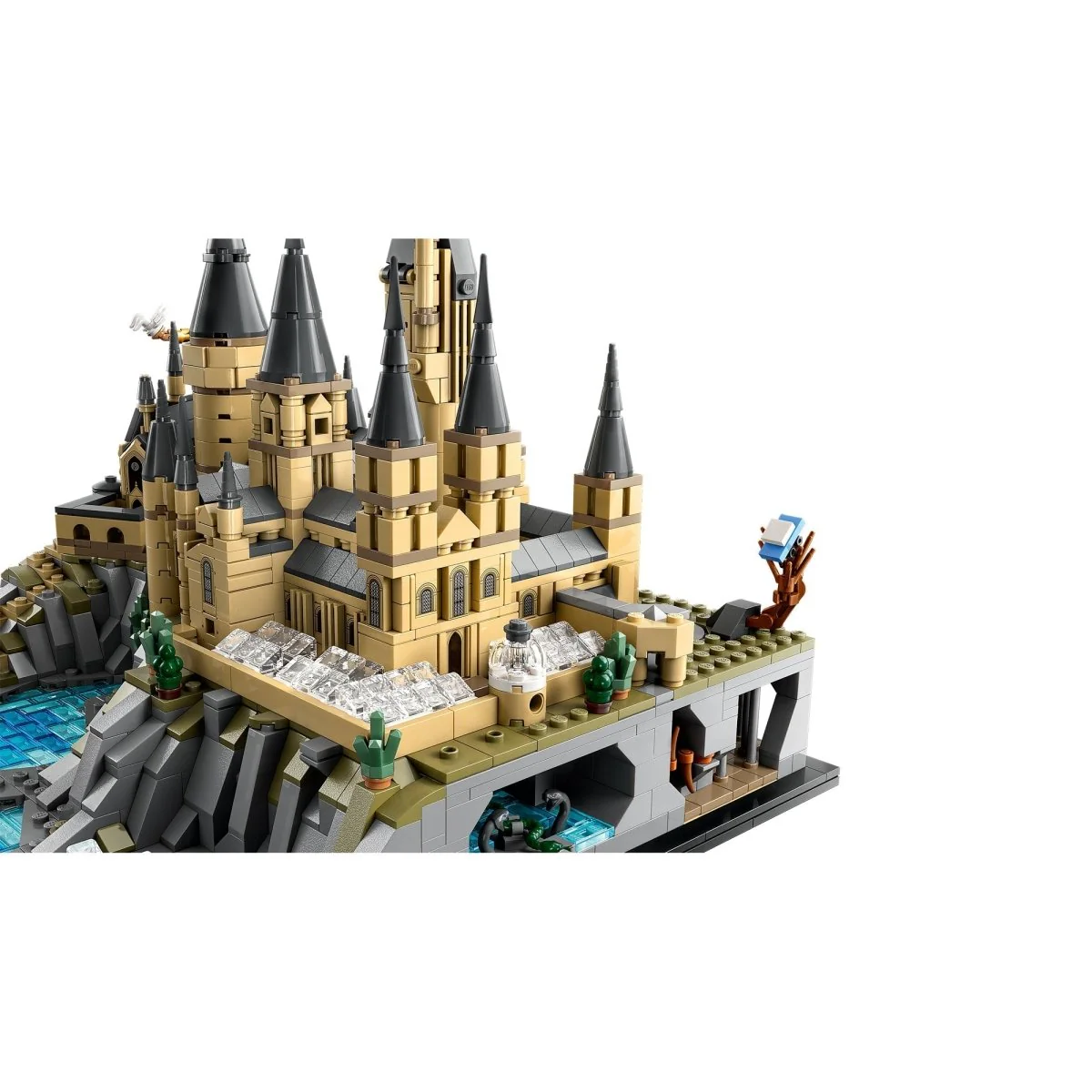LEGO Harry Potter Hogwarts Castle and Grounds, 76419, Ages 18+, 2660 Pieces - Image 6