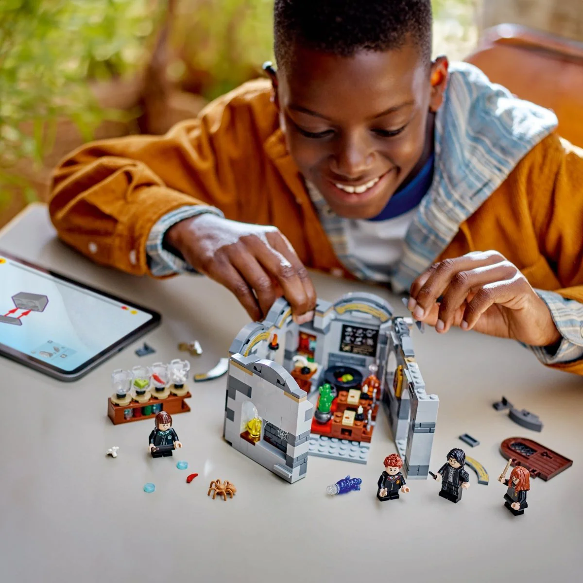 LEGO Harry Potter Hogwarts Castle: Potions Class, 76431, Ages 8+, 397 Pieces - Image 8