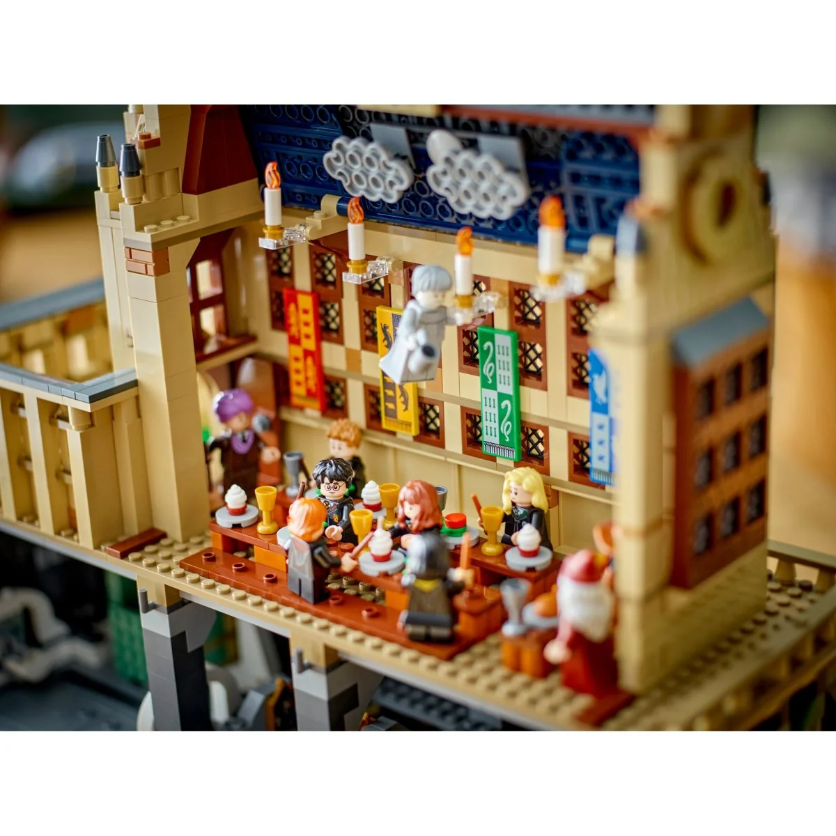 LEGO Harry Potter Hogwarts Castle: The Great Hall, 76435, Ages 10+, 1732 Pieces - Image 9
