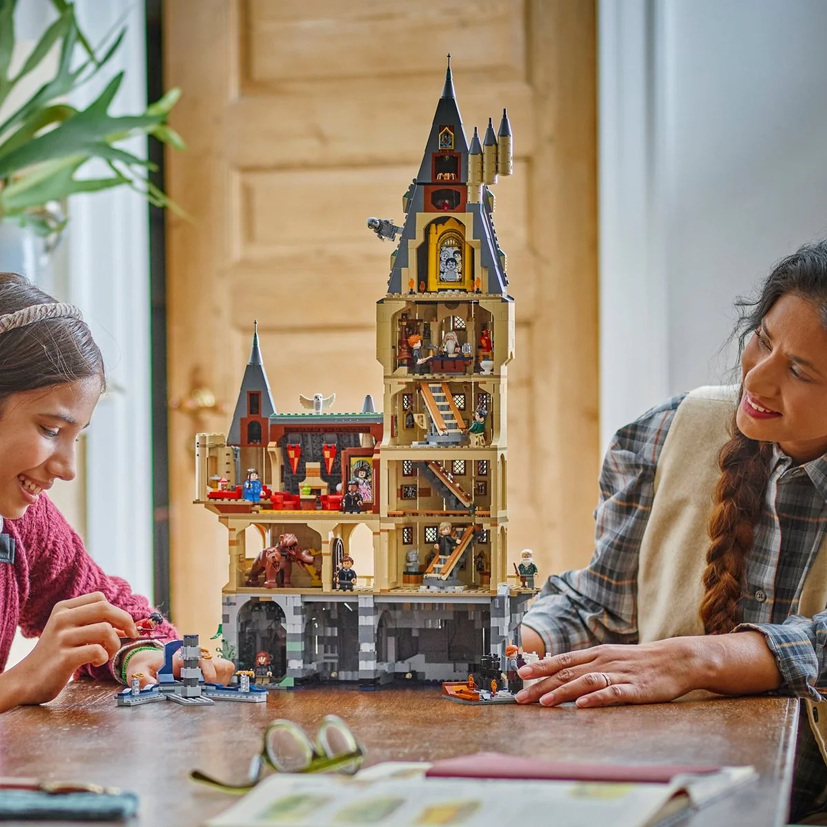 LEGO Harry Potter Hogwarts Castle: The Main Tower, 76454, Ages 10+, 2135 Pieces - Image 12