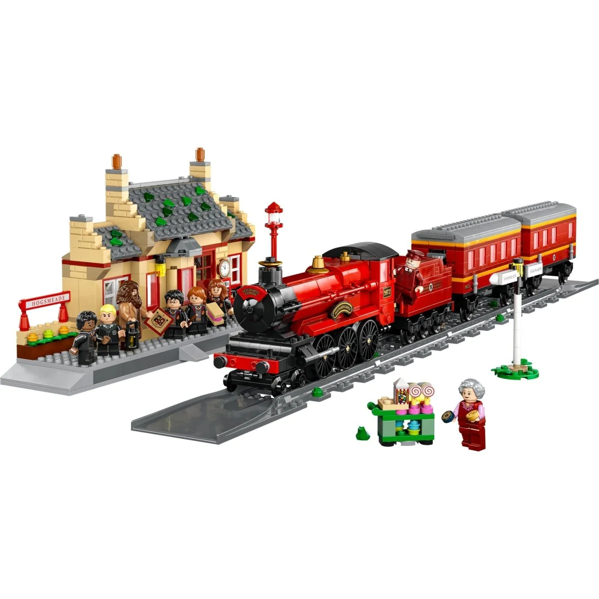 LEGO Harry Potter Hogwarts Express Train Set with Hogsmeade Station, 76423, Ages 8+, 1074 Pieces - Image 4