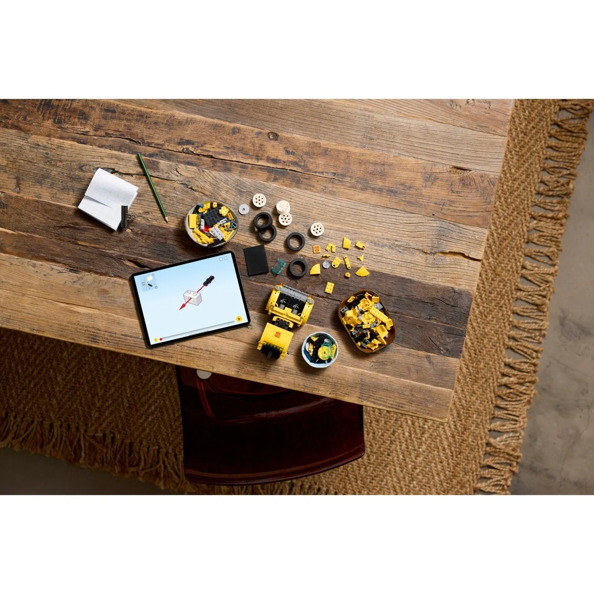 LEGO Icons Bumblebee, 10338, Ages 18+, 950 Pieces - Image 6