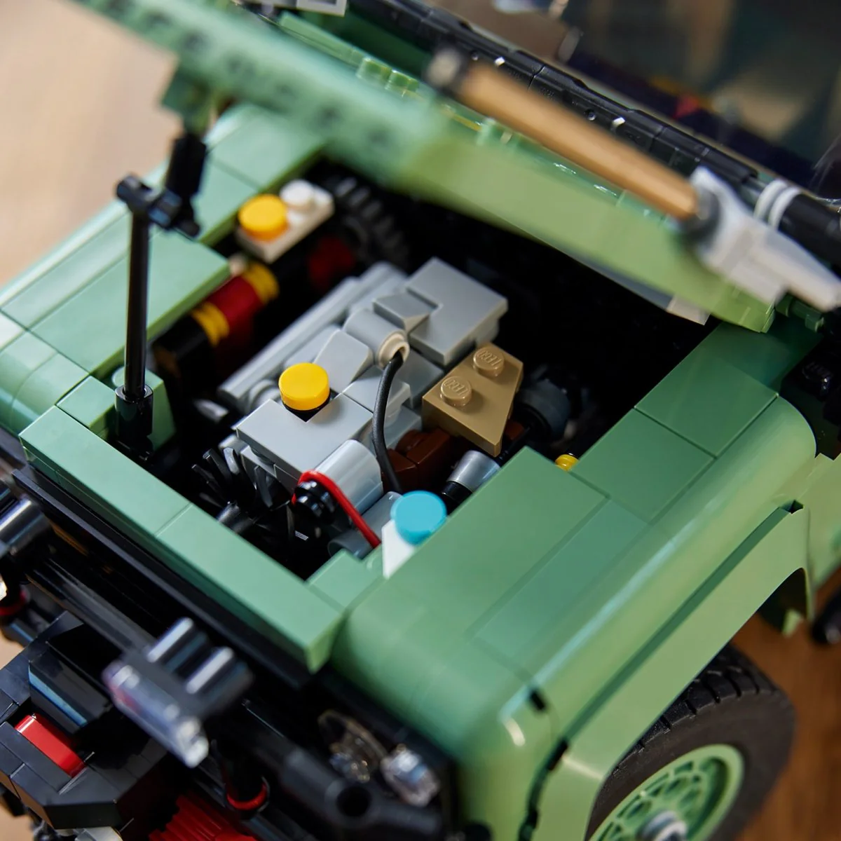 LEGO Icons Land Rover Classic Defender 90, 10317, Ages 18+, 2336 Pieces - Image 8