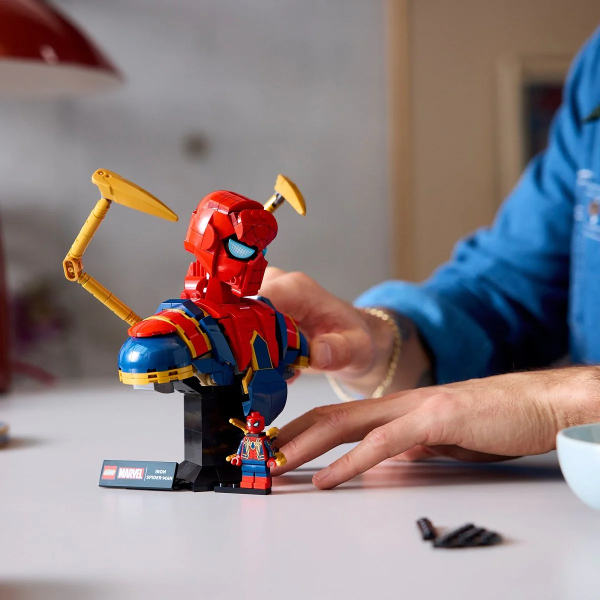 LEGO Marvel Iron Spider-Man Bust, 76326, Ages 18+, 379 Pieces - Image 8