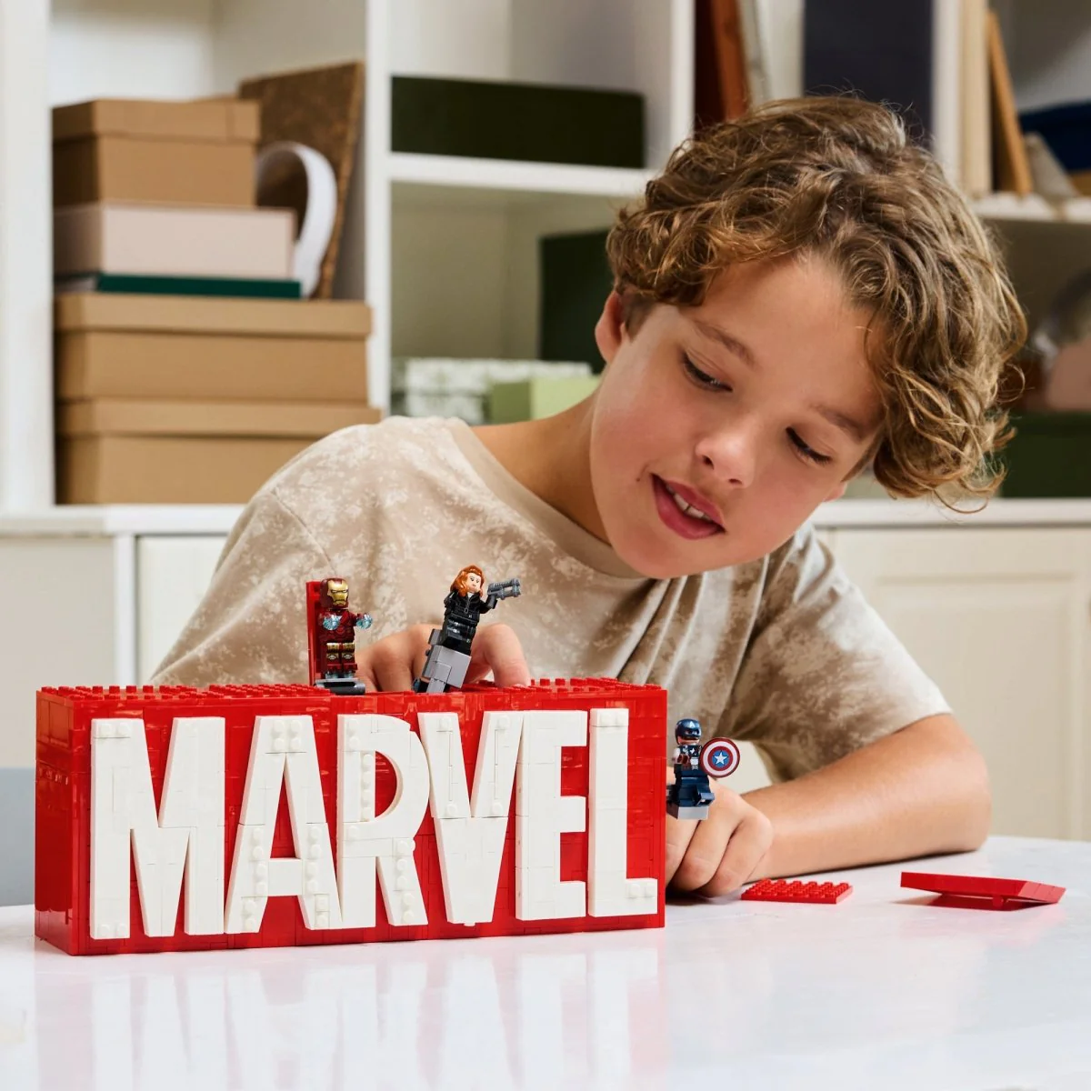 LEGO Marvel Logo, 76313, Ages 12+, 931 Pieces - Image 10