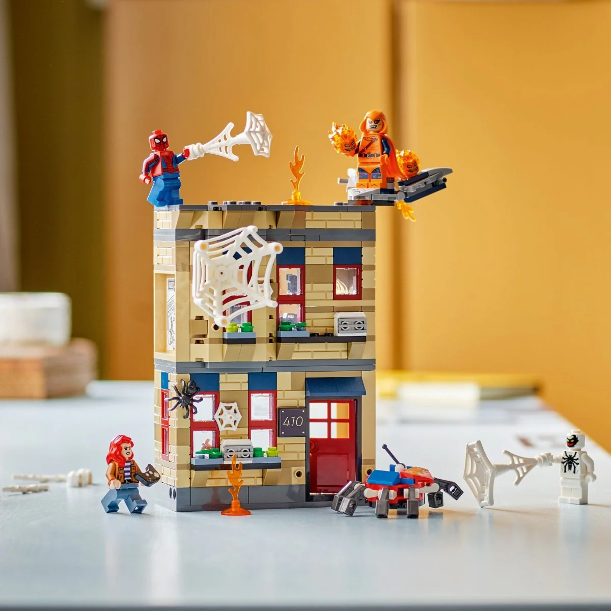 LEGO Marvel Peter Parker’s Apartment, 76317, Ages 8+, 394 Pieces - Image 12