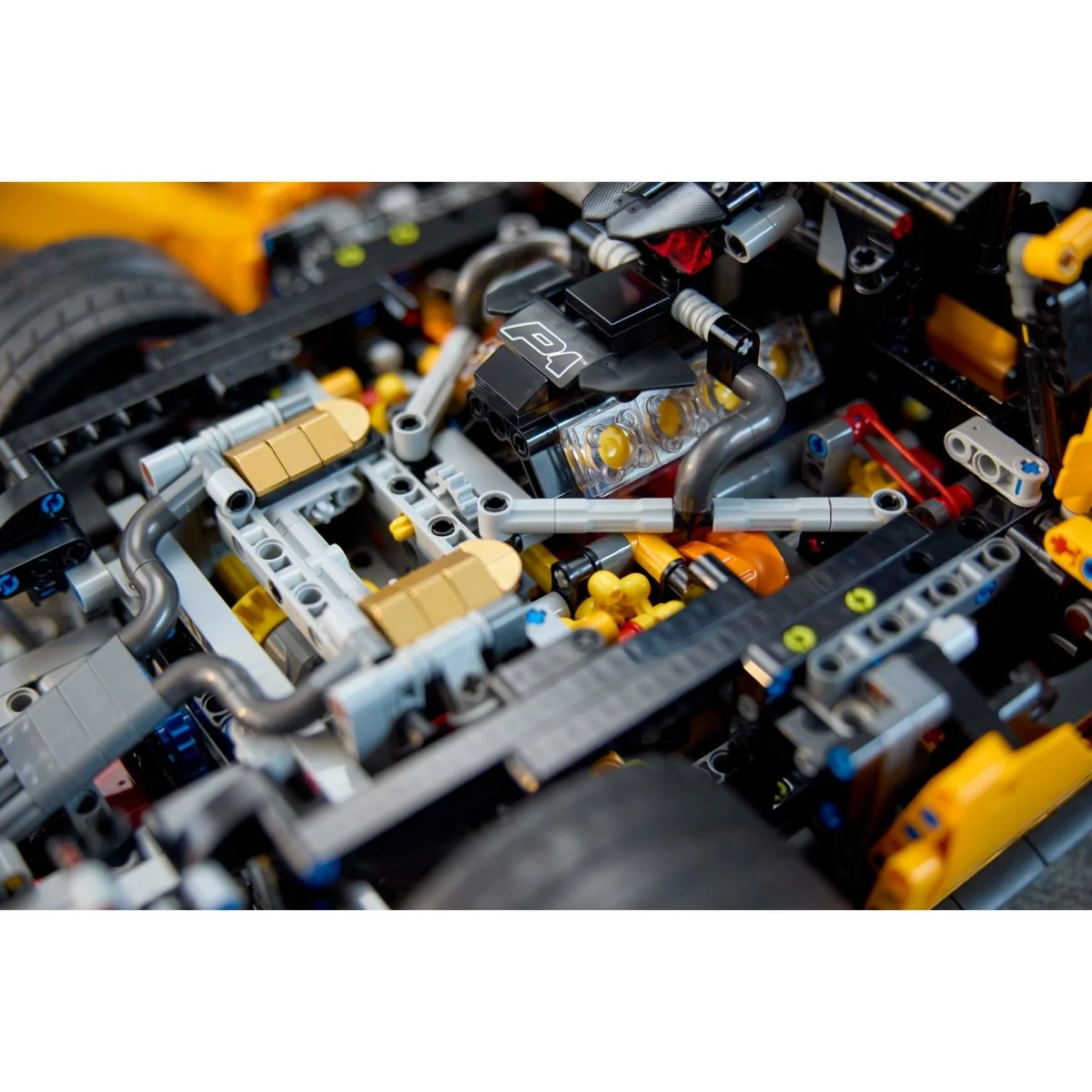 LEGO Technic McLaren P1, 42172, Ages 18+, 3893 Pieces - Image 6