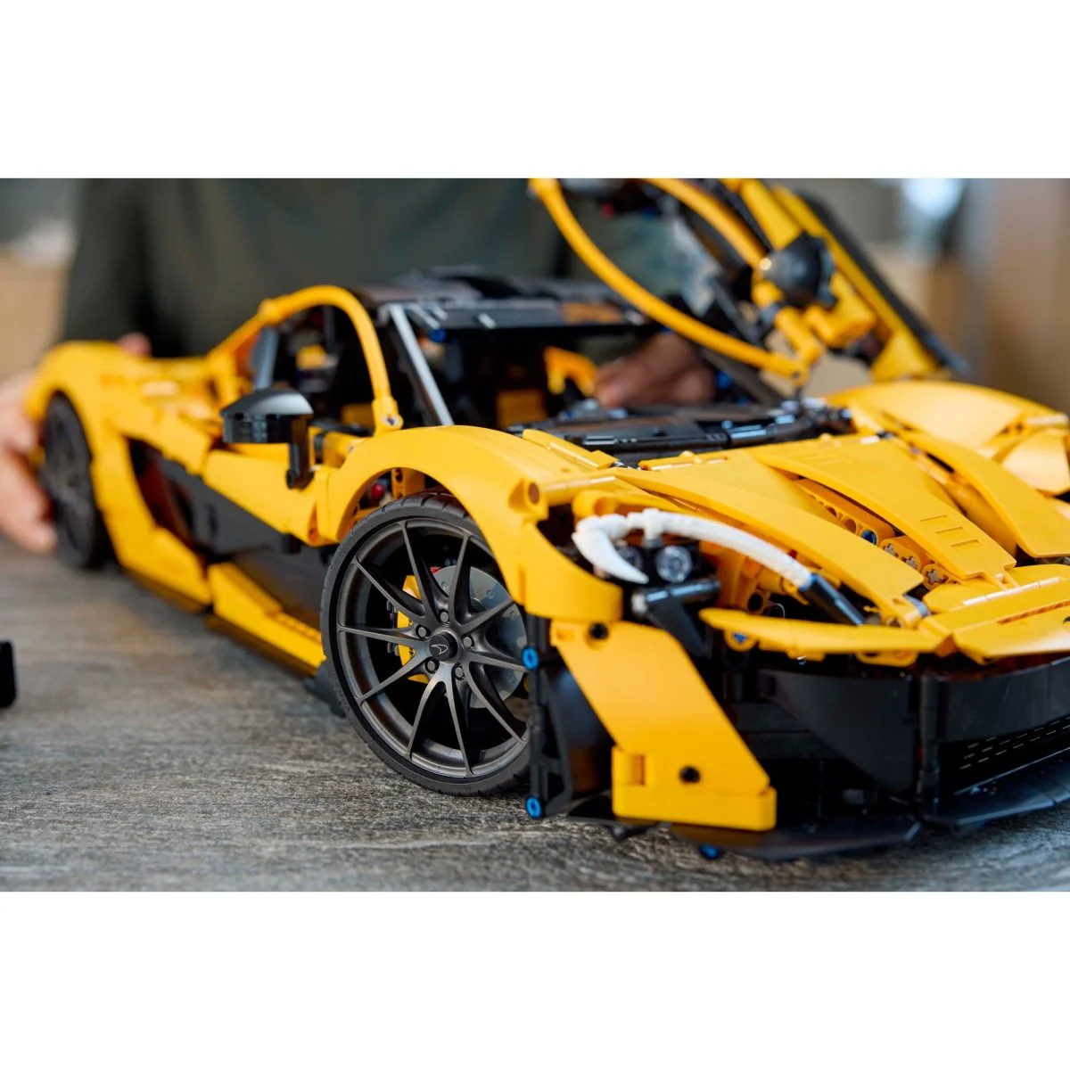 LEGO Technic McLaren P1, 42172, Ages 18+, 3893 Pieces - Image 7