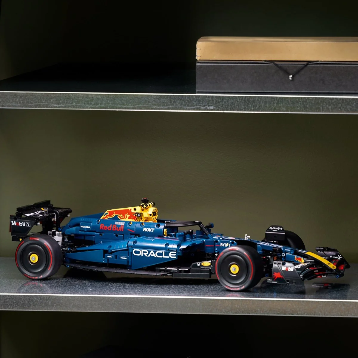 LEGO Technic Oracle Red Bull Racing RB20 F1 Car, 42206, Ages 18+, 1639 Pieces - Image 11