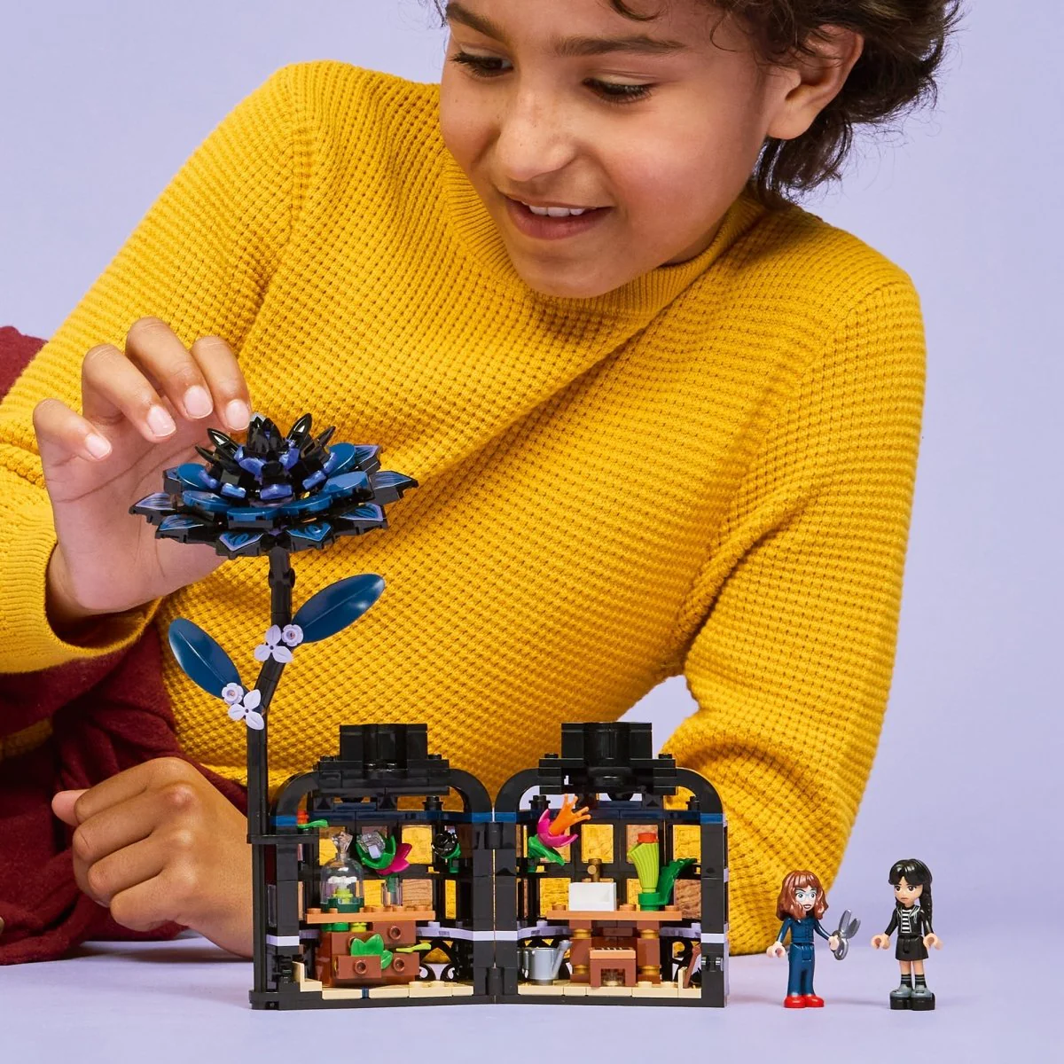 LEGO Wednesday Black Dahlia Flower, 76784, Ages 9+, 358 Pieces - Image 10