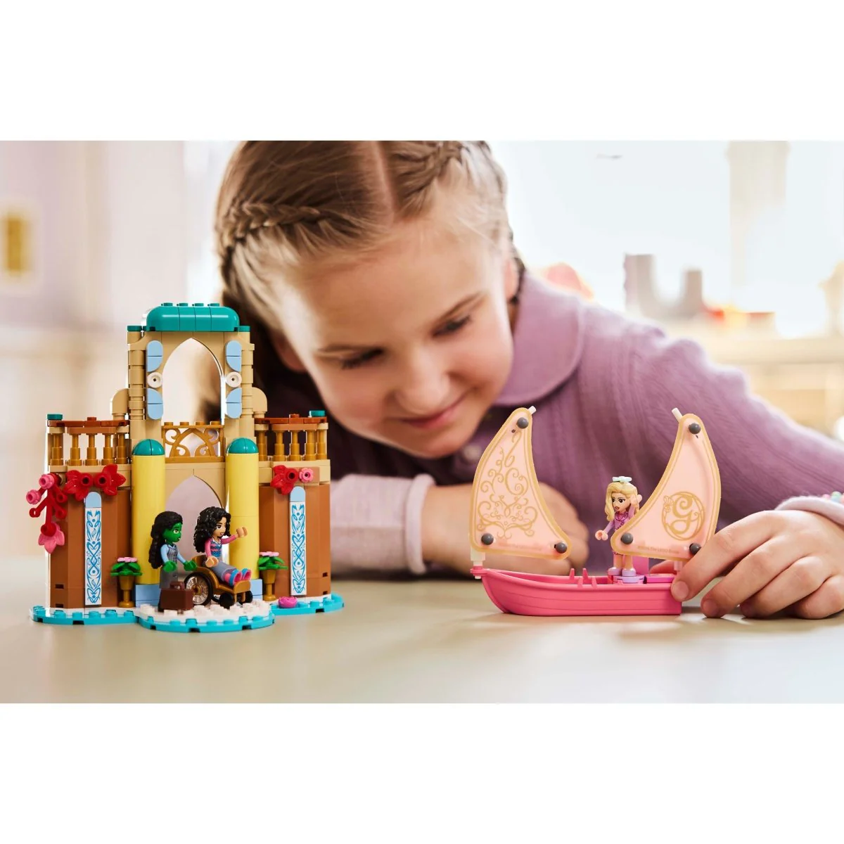 LEGO Wicked Glinda, Elphaba & Nessarose at Shiz University, 75681, Ages 7+, 304 Pieces - Image 12