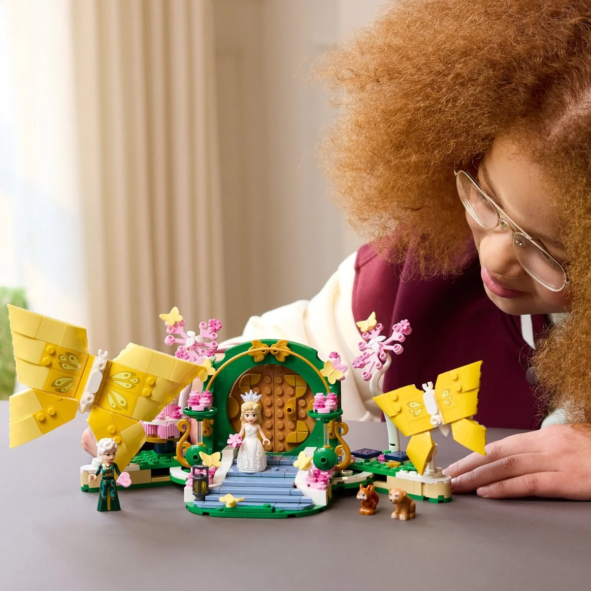 LEGO Wicked Glinda's Wedding Day, 75688, Ages 8+, 476 Pieces - Image 10