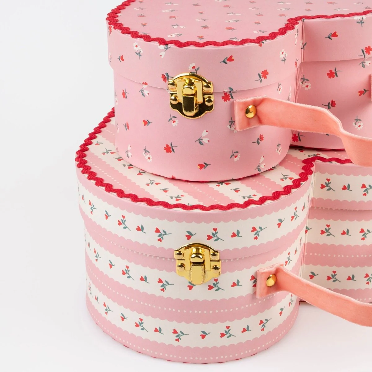 Love Sweet Love Heart Shaped Suitcases, 2 Count - Image 3