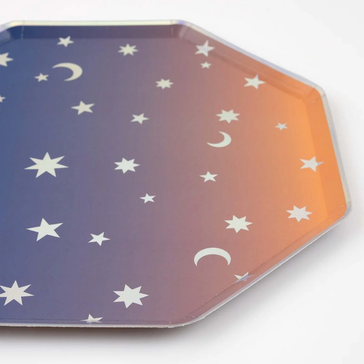 Making Magic Large Lunch Paper Plates, 10.5 Inches, 8 Count - Image 2