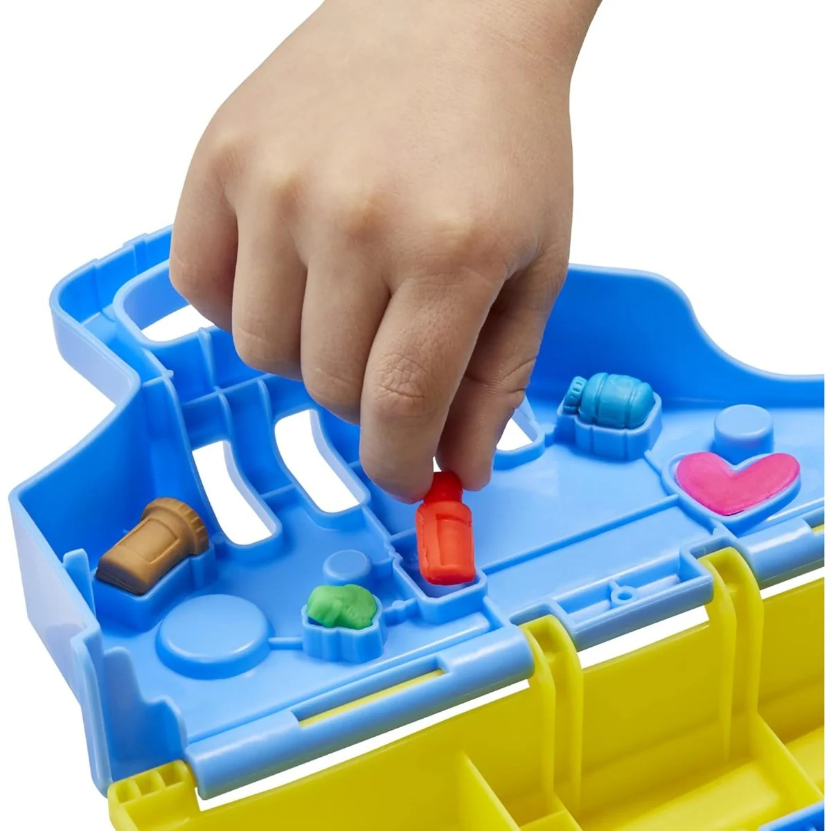 Play-Doh Care 'n Carry Vet Playset with Toy Dog, 1 Count - Image 8