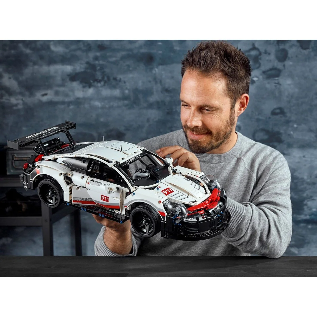 LEGO Technic Porsche 911 RSR, 42096, Ages 10+, 1580 Pieces - Image 11