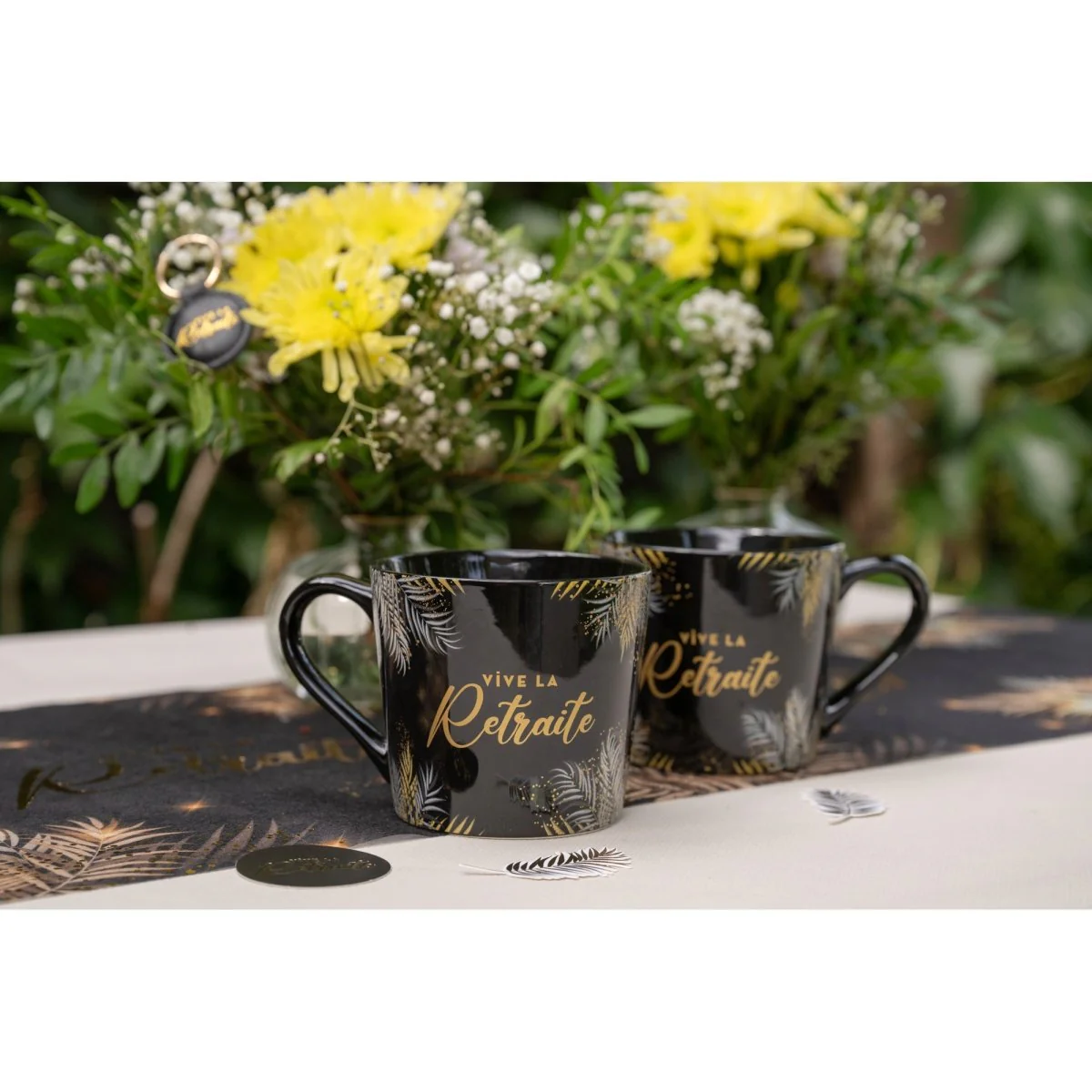 'Retraite Dorée Noire' Mug, 1 Count - Image 2