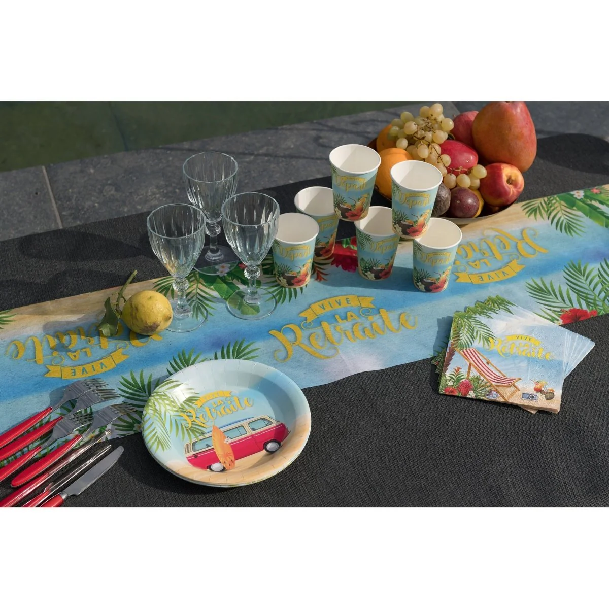 Retraite Retro "Vive la retraite" Large Round Lunch Paper Plates, 9 Inches, 10 Count - Image 3